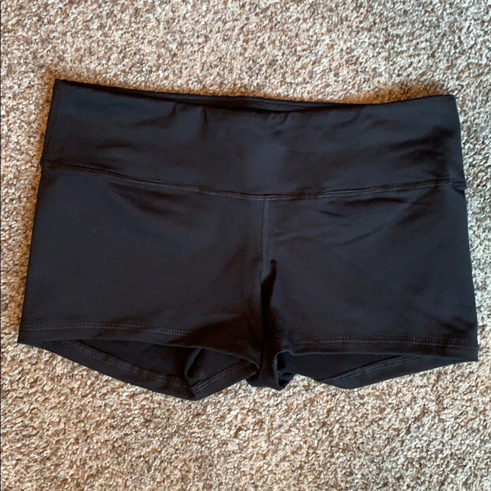 Fleo biker/booty shorts.